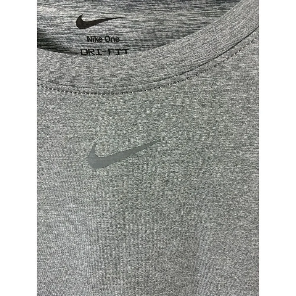 Nike NWT One Dri Fit Long Sleeve Crop in Gray Top Size XS